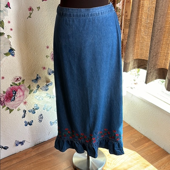 Jane Ashley Blue Maxi Skirt with Red Floral Embroidery - Picture 7 of 16